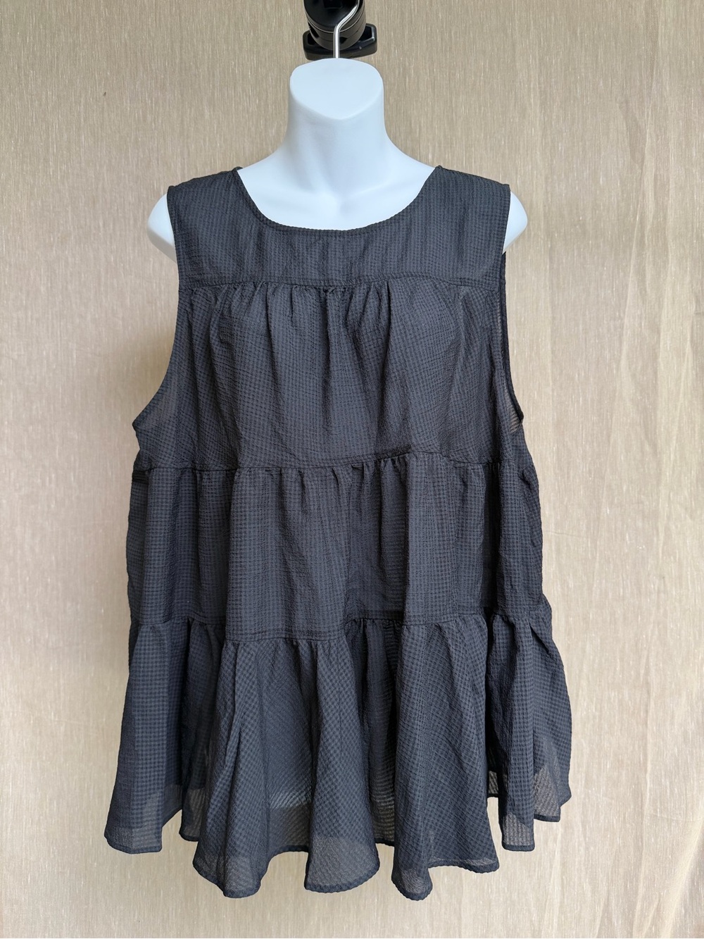 Banana Republic Black Sleeveless Tiered Tunic - XL
